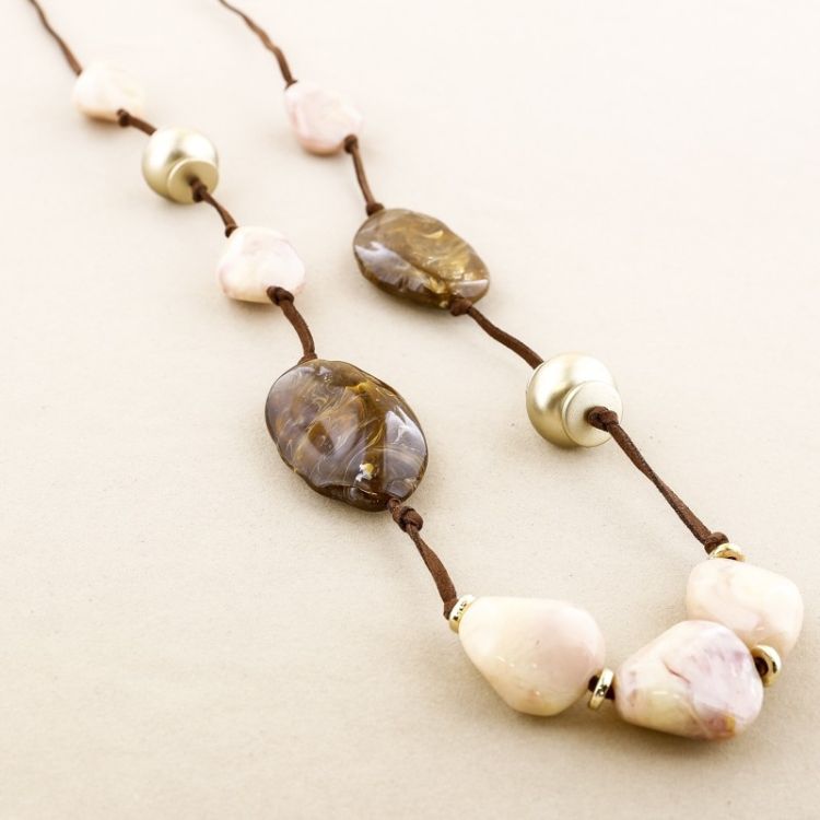 COLLAR LARGO CUENTAS RESINA