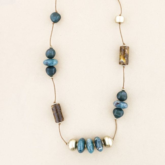 COLLAR LARGO CUENTAS RESINA