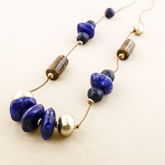 COLLAR LARGO CUENTAS RESINA