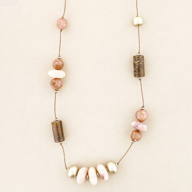 COLLAR LARGO CUENTAS RESINA