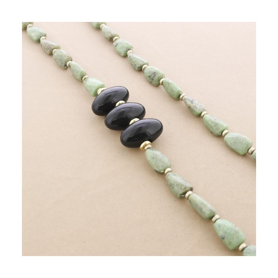 COLLAR LARGO CUENTAS RESINA
