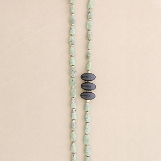 COLLAR LARGO CUENTAS RESINA