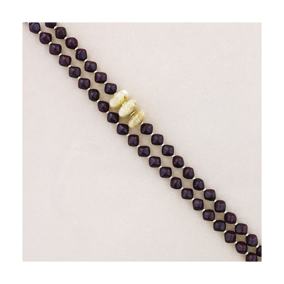 LONG NECKLACE WITH RESIN BEADS