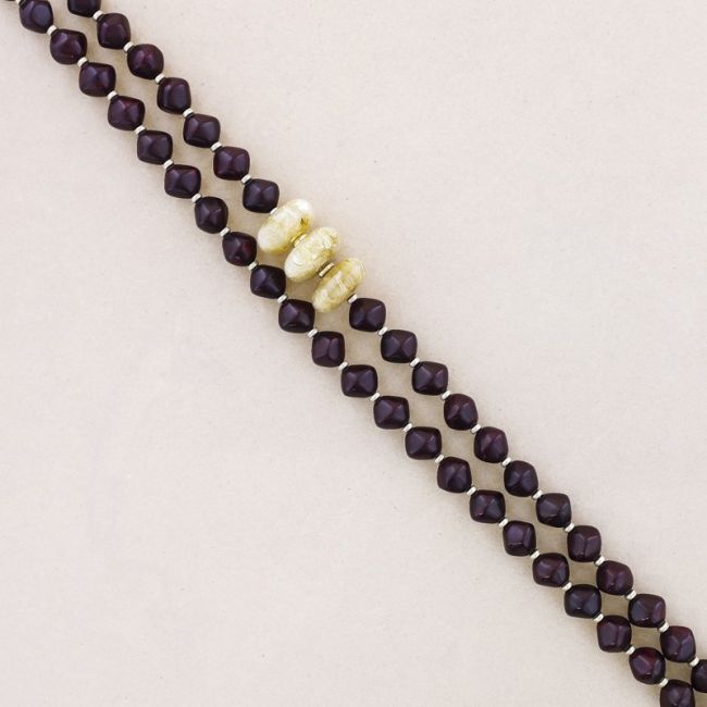 LONG NECKLACE WITH RESIN BEADS