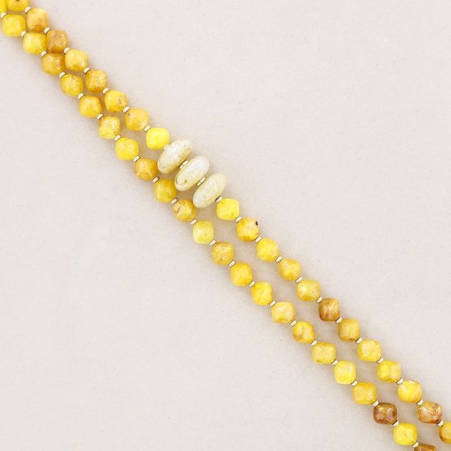 LONG NECKLACE WITH RESIN BEADS
