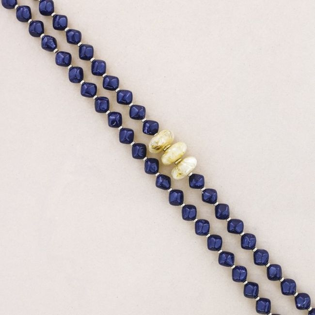 LONG NECKLACE WITH RESIN BEADS