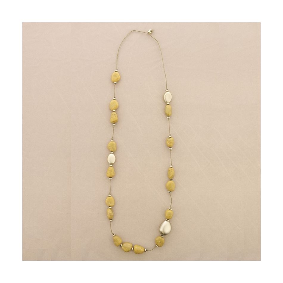 LONG NECKLACE WITH RESIN BEADS