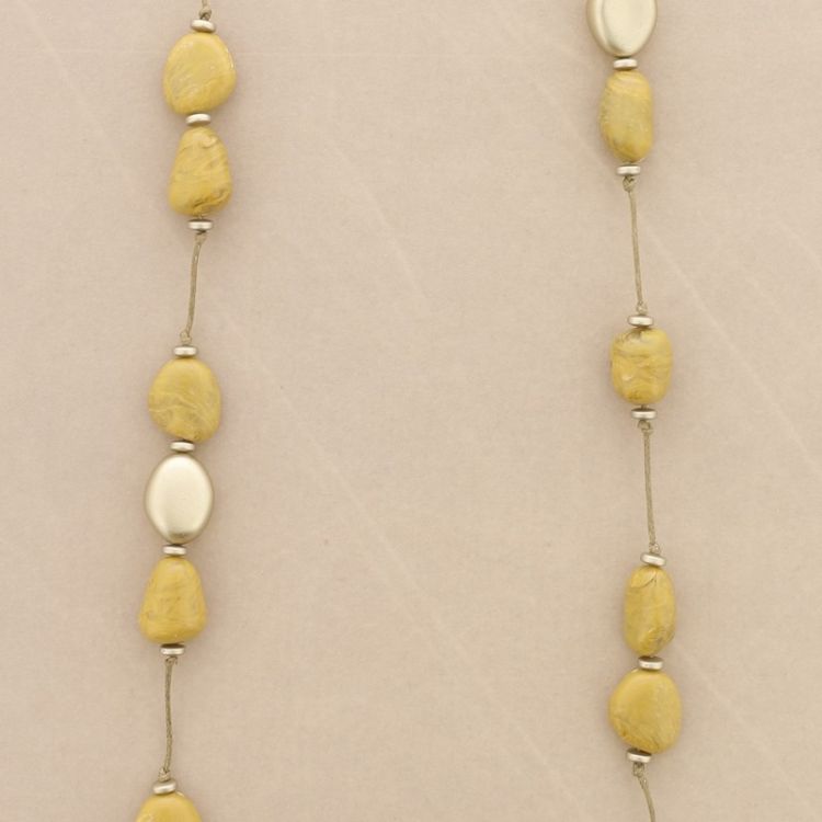 LONG NECKLACE WITH RESIN BEADS 2