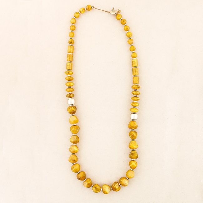 COLLAR LARGO CUENTAS RESINA