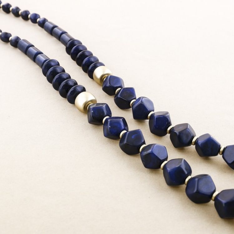 COLLAR LARGO CUENTAS RESINA