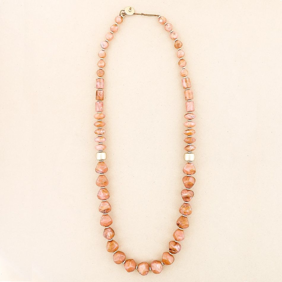 COLLAR LARGO CUENTAS RESINA