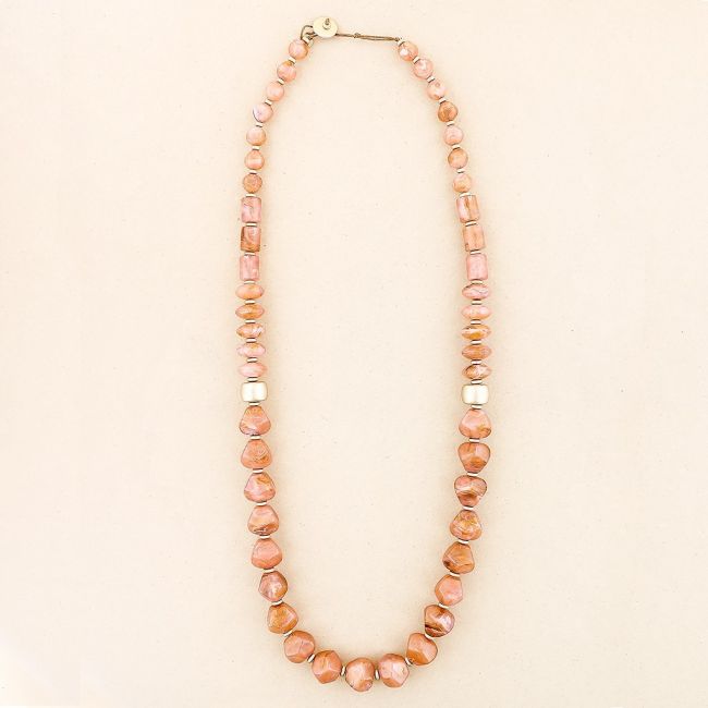COLLAR LARGO CUENTAS RESINA
