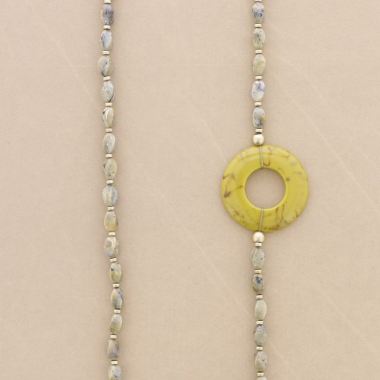 COLLAR LARGO CUENTAS RESINA DÓNUT 2