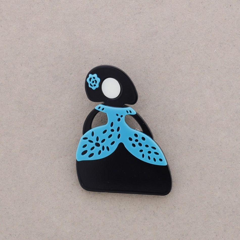 RESIN MENINA BROOCH