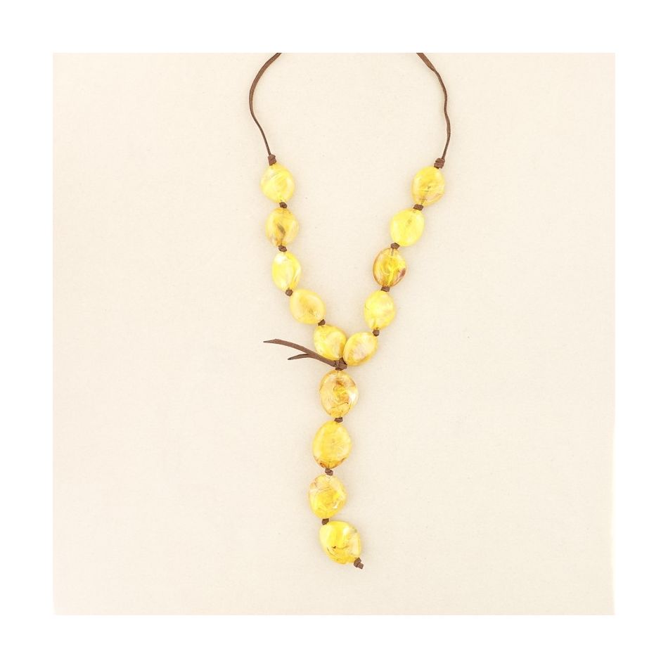 LONG NECKLACE WITH RESIN BEADS