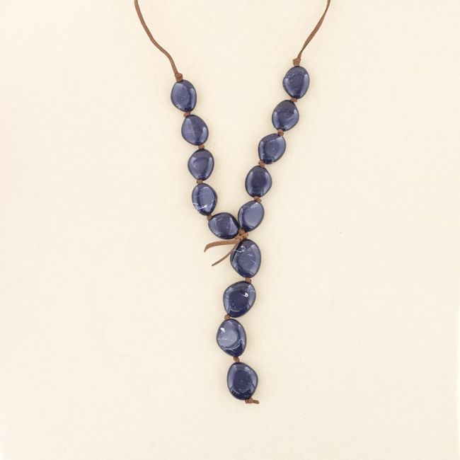 LONG NECKLACE WITH RESIN BEADS