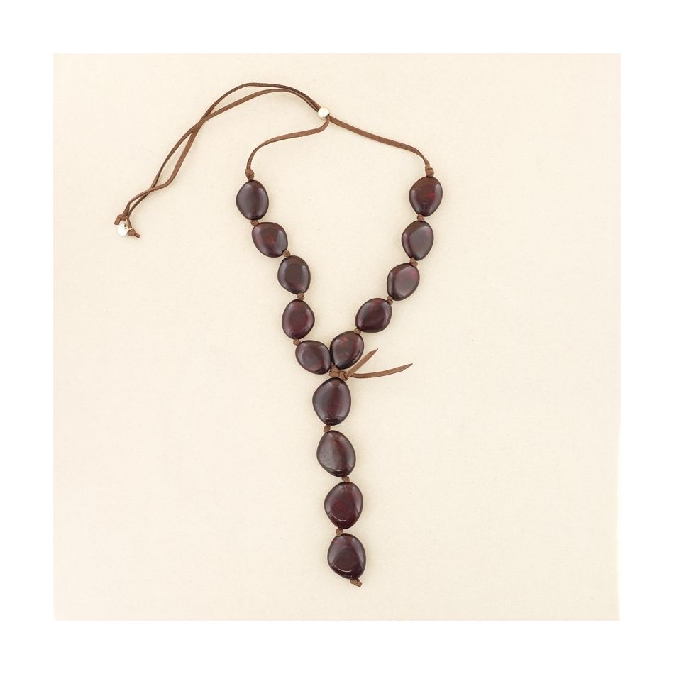 LONG NECKLACE WITH RESIN BEADS