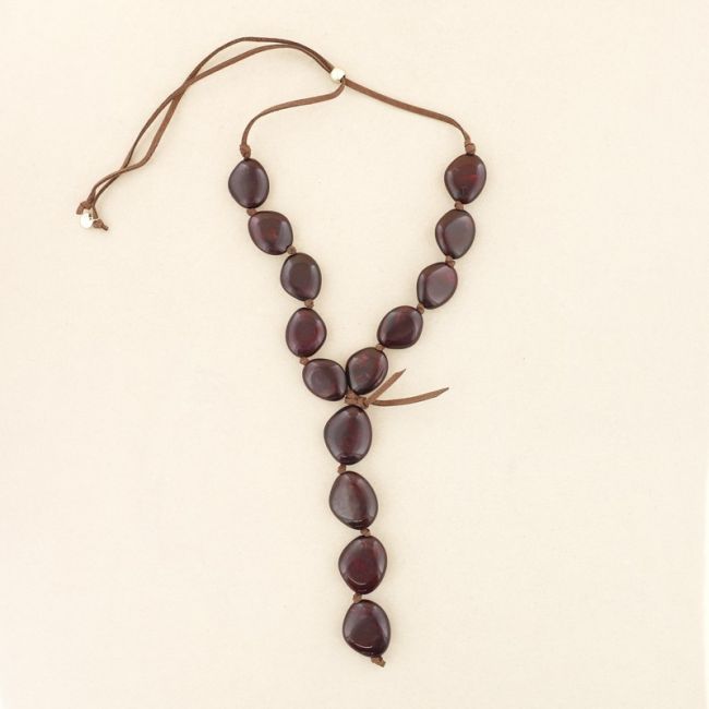 LONG NECKLACE WITH RESIN BEADS