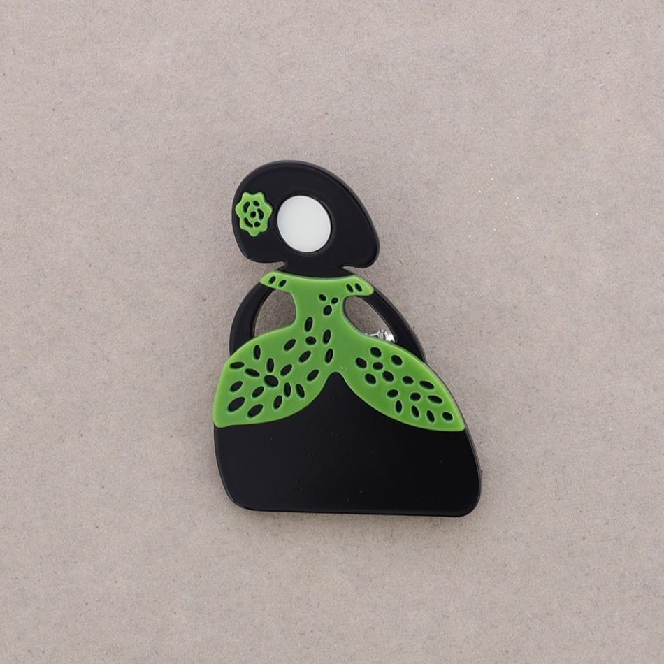 RESIN MENINA BROOCH