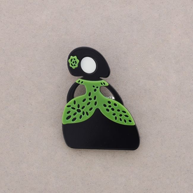 RESIN MENINA BROOCH