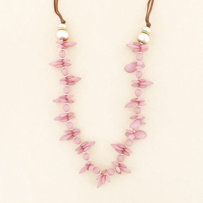 LONG NECKLACE WITH RESIN BEADS