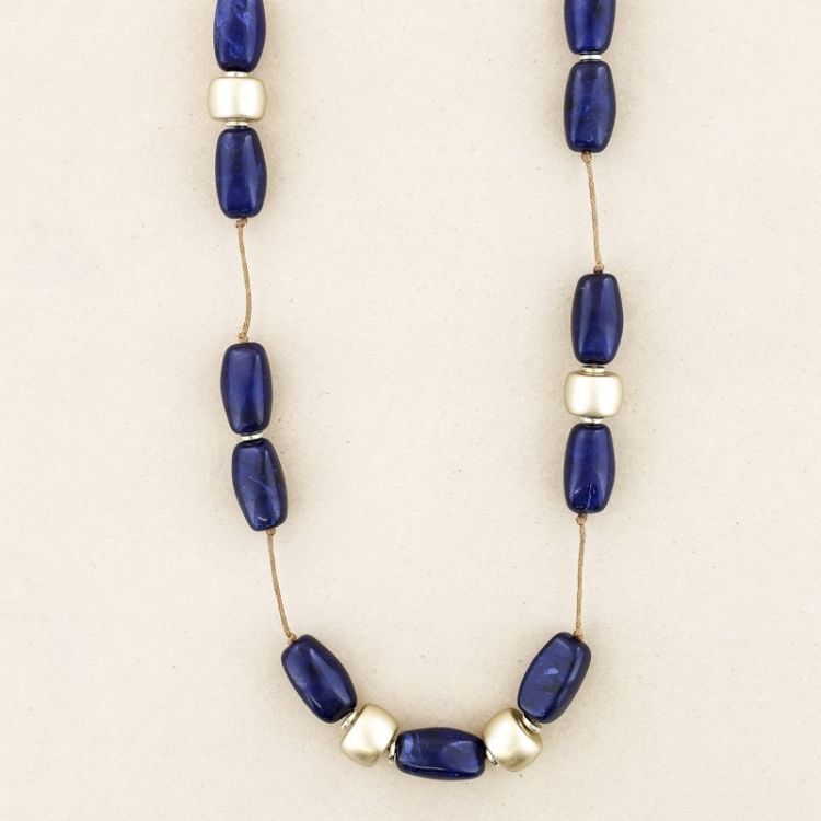 LONG NECKLACE WITH RESIN BEADS 2