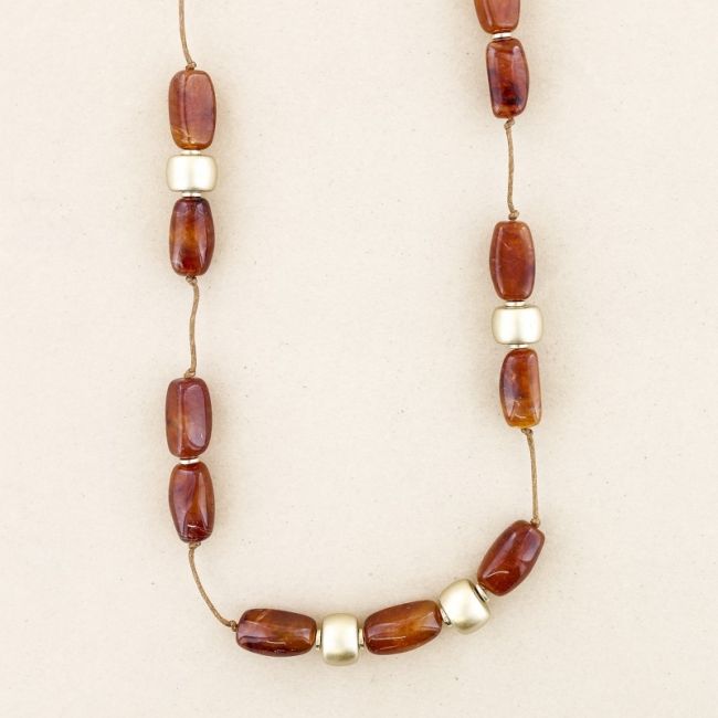 COLLAR LARGO CUENTAS RESINA