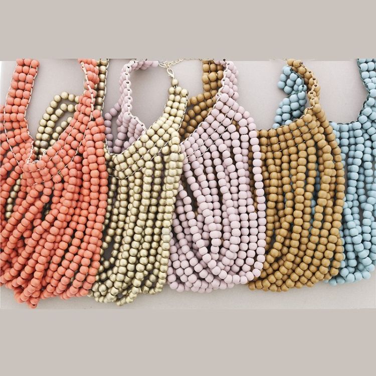 WOOD BALL BIB NECKLACE 2