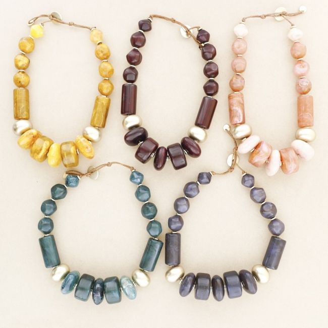 RESIN BEADS SHORT NECKLACE