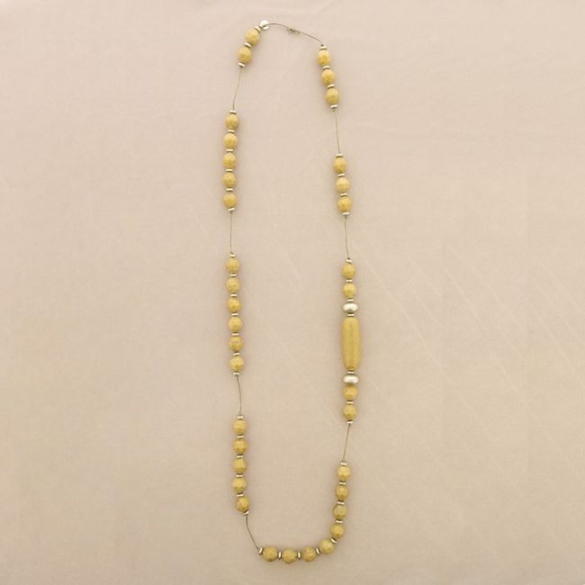 LONG NECKLACE WITH FACETED RESIN BEADS
