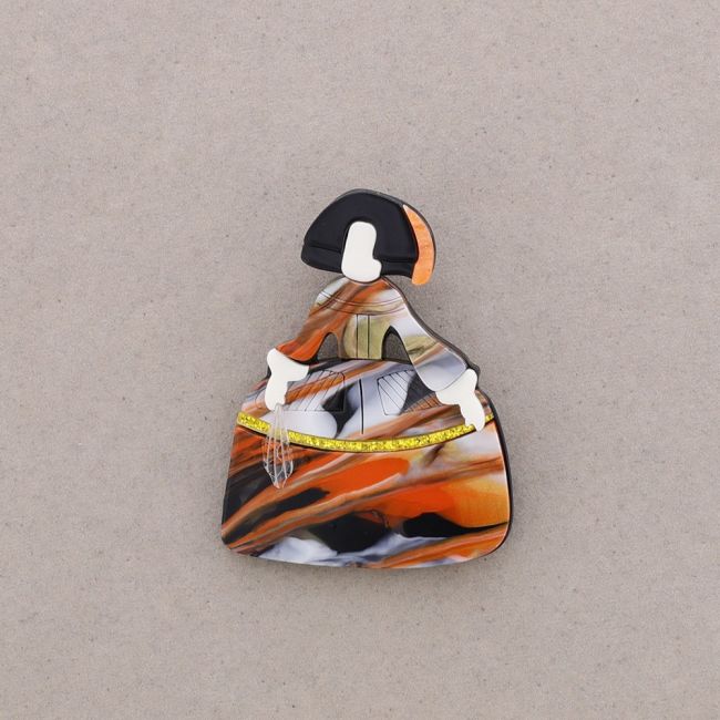 BROCHE MENINA RESINA