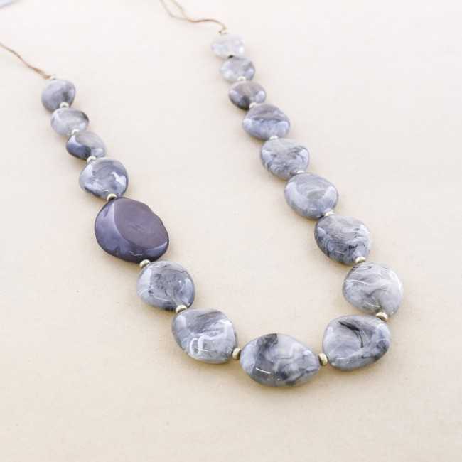 COLLAR LARGO CUENTAS RESINA