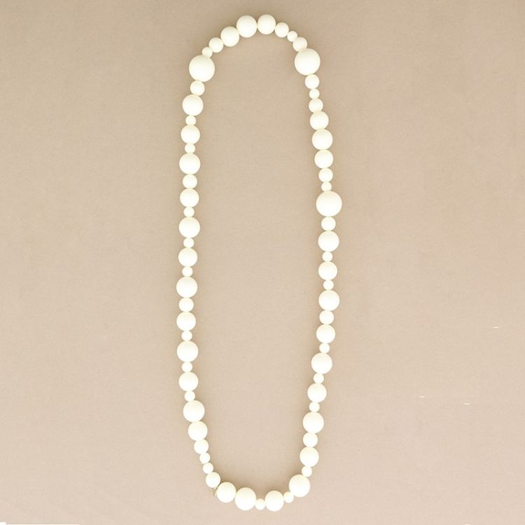 COLLAR LARGO CUENTAS BOLAS