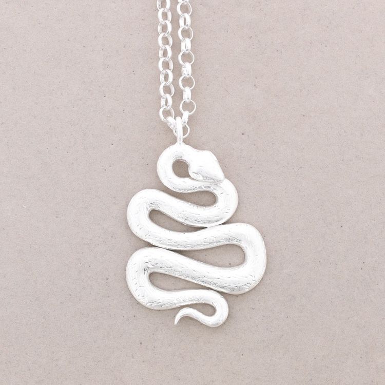 COLLAR LARGO COLGANTE SERPIENTE METAL