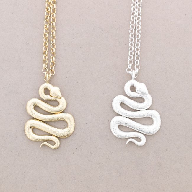 COLLAR LARGO COLGANTE SERPIENTE METAL