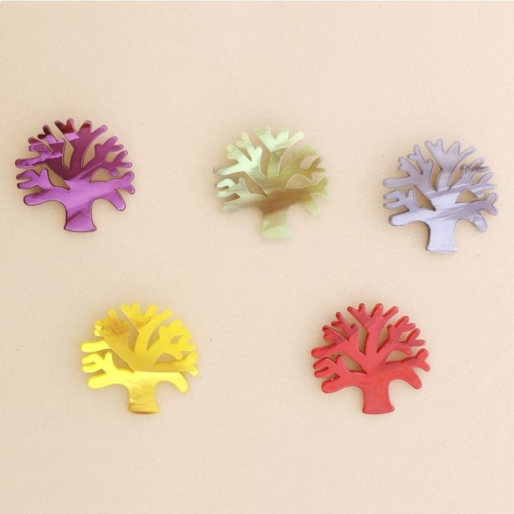 RESIN TREE BROOCH 2