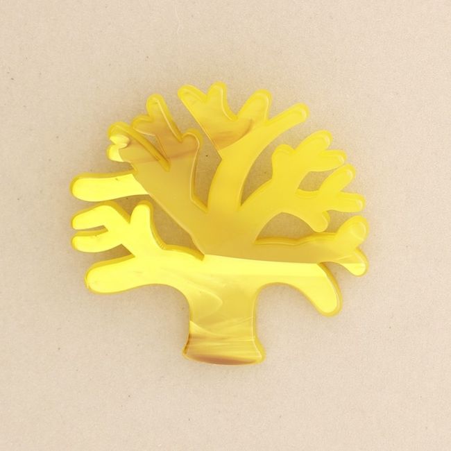 BROCHE ÁRBOL RESINA