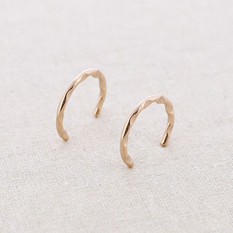 PENDIENTES ACERO ARO RUGOSO