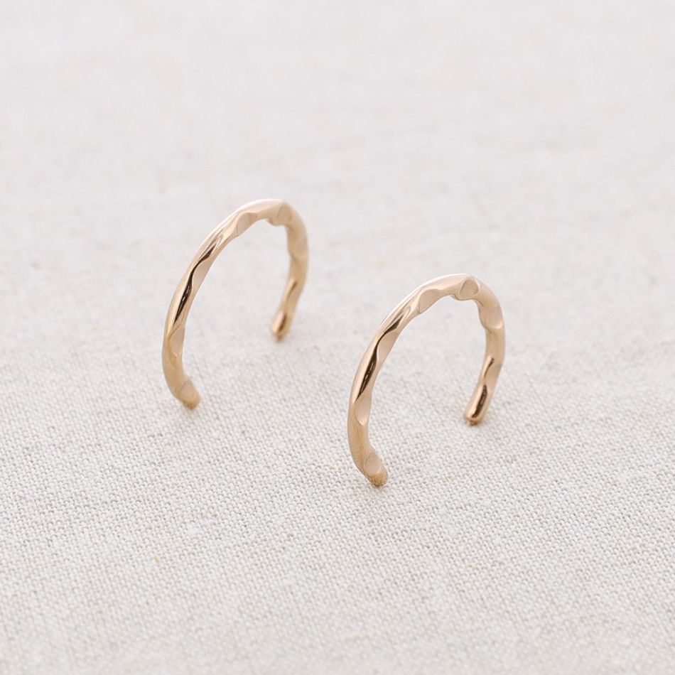 ROUGH HOOP STEEL EARRINGS