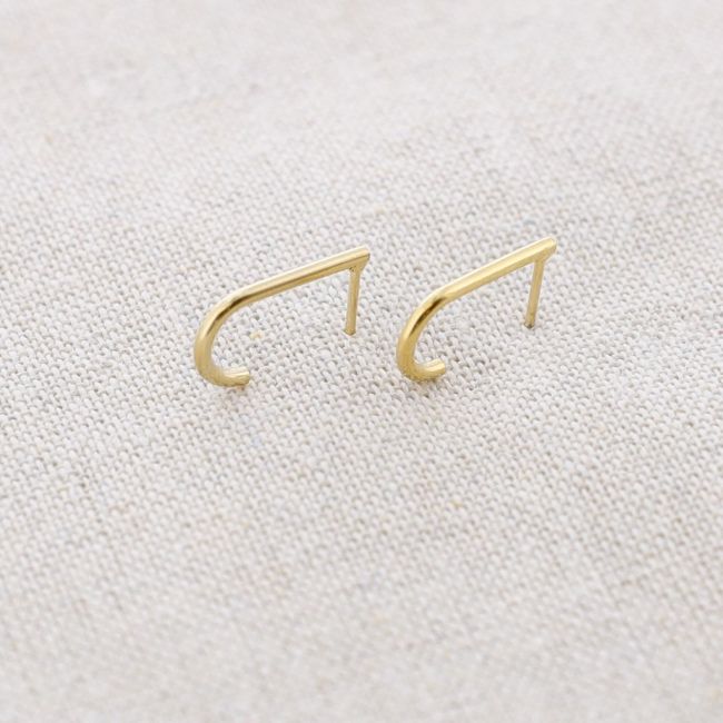 SMALL HOOK STEEL EARRINGS