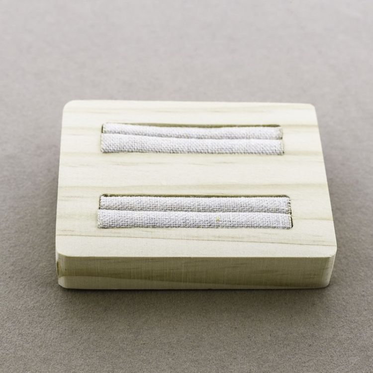 EXPOSITOR ANILLOS DOBLE FILA MADERA 6.8*8.5CM