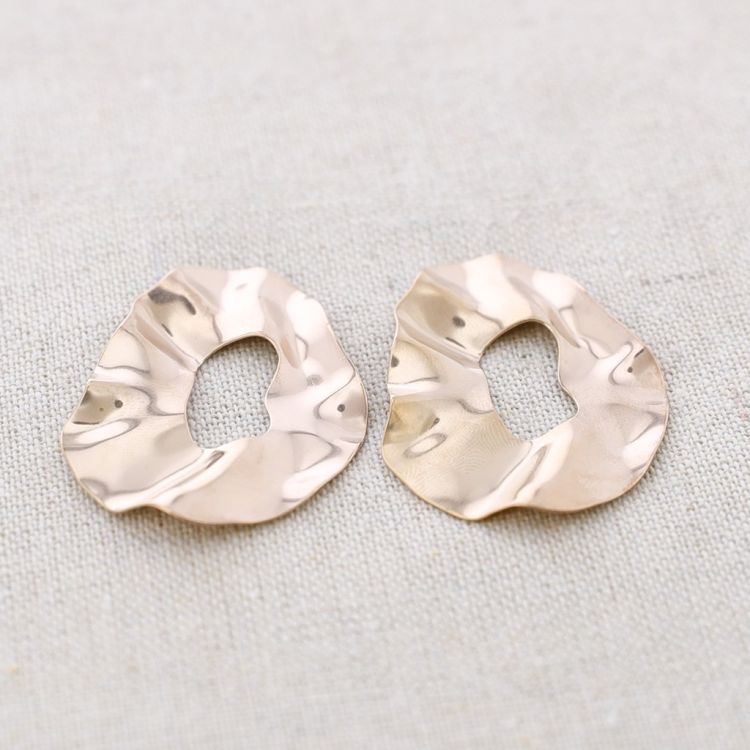 ROUGH OVAL HOOP STEEL EARRINGS 2