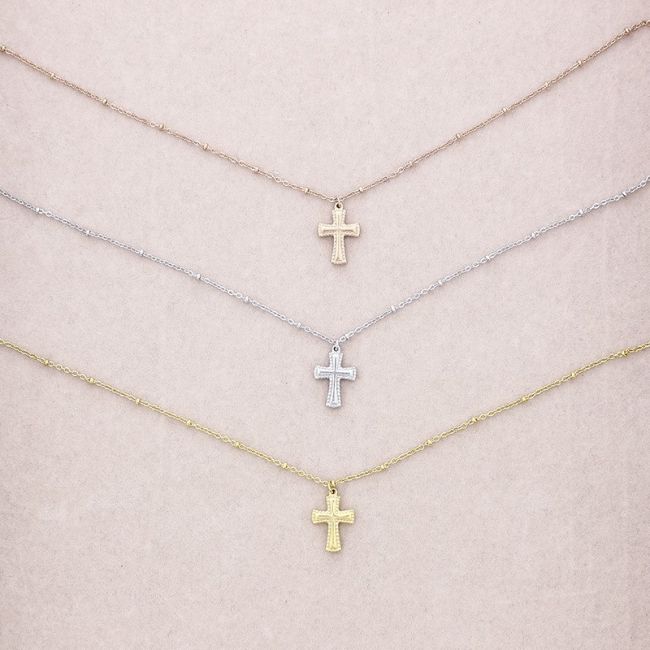 STEEL CROSS SHORT NECKLACE