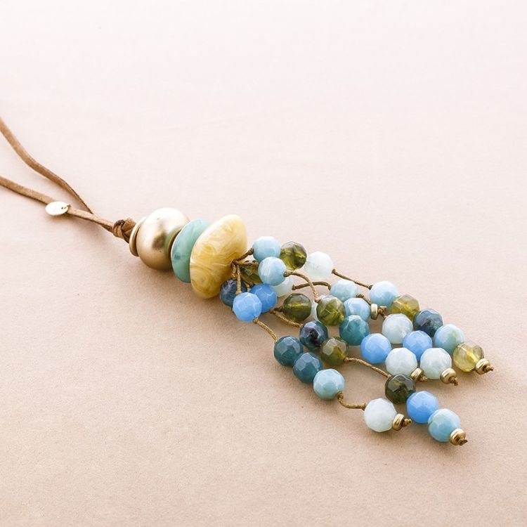LONG RESIN CLUSTER PENDANT NECKLACE