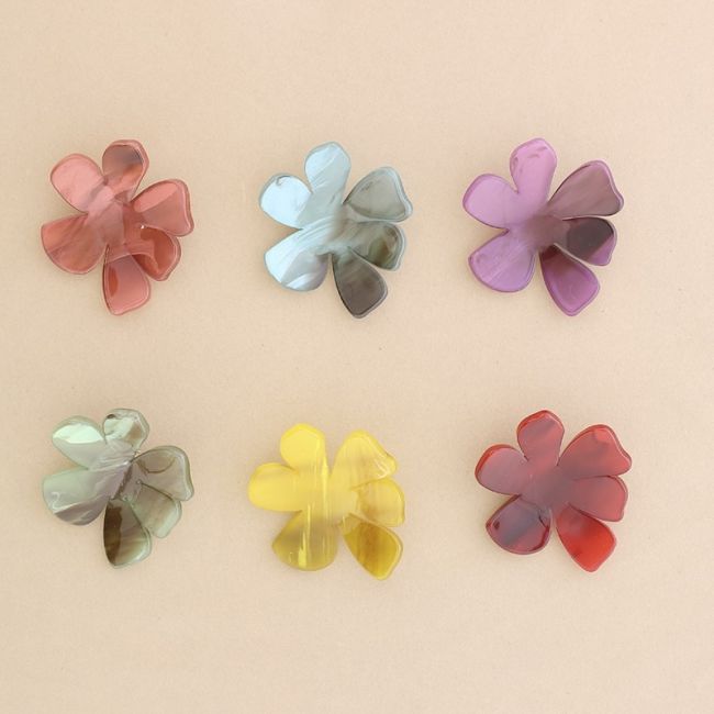RESIN FLOWER BROOCH