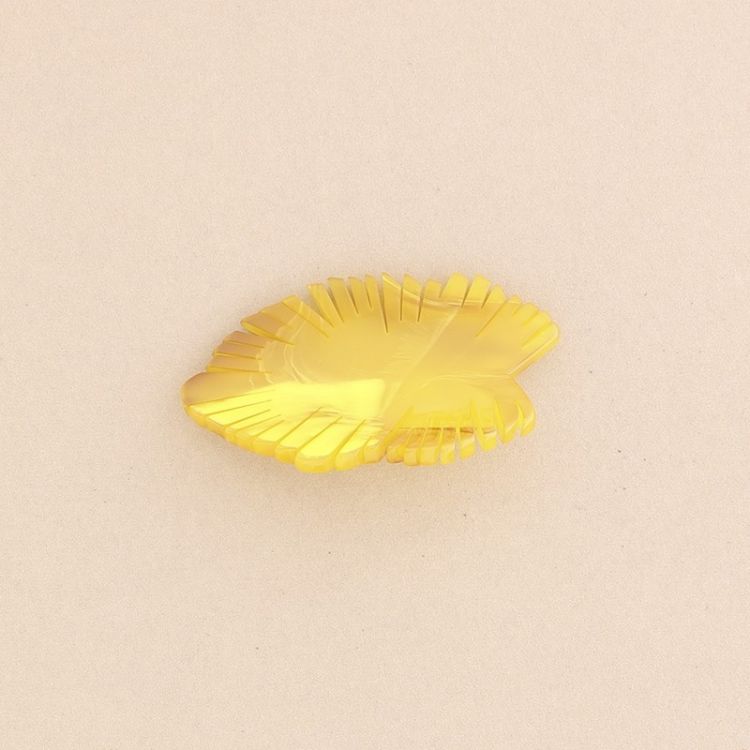 LEAF RESIN BROOCH
