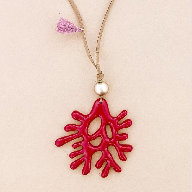 COLLAR LARGO COLGANTE CORAL RESINA