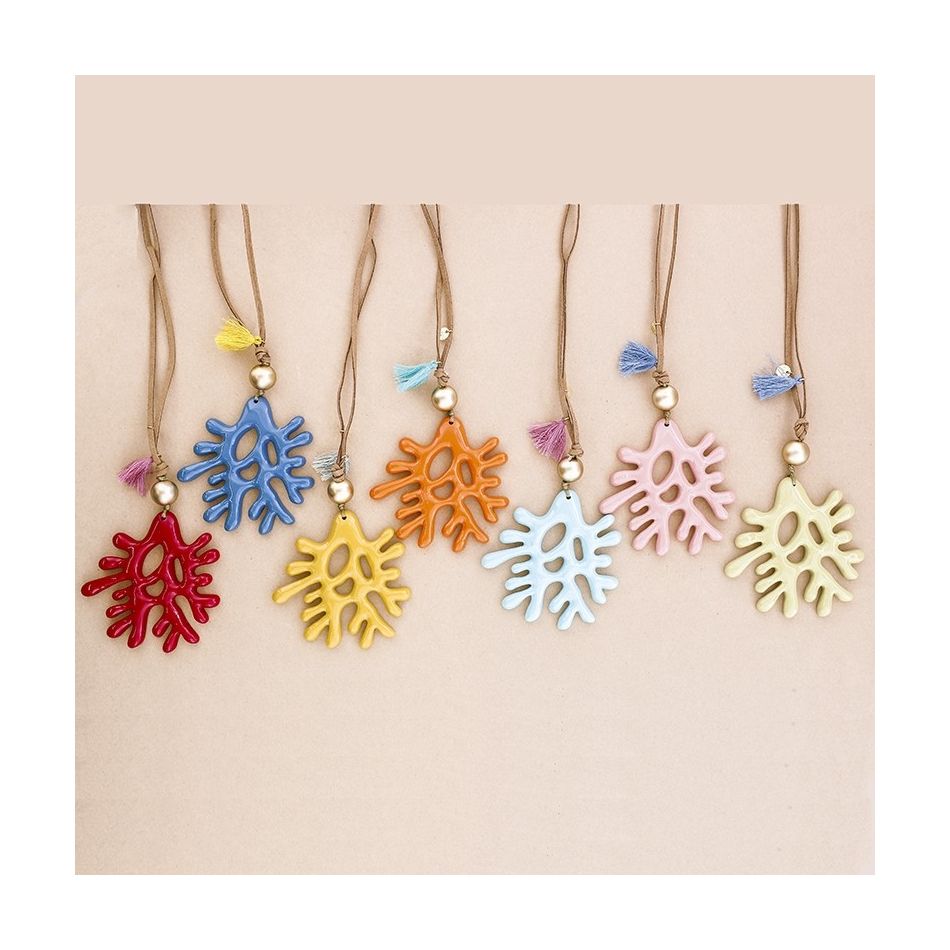 COLLAR LARGO COLGANTE CORAL RESINA