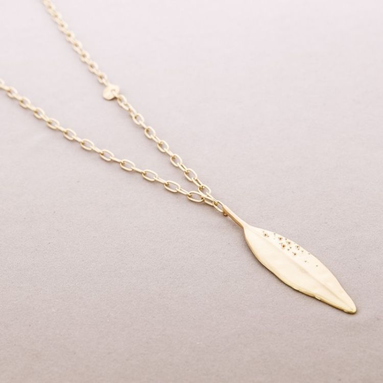 METAL LEAF PENDANT CHAIN LONG NECKLACE