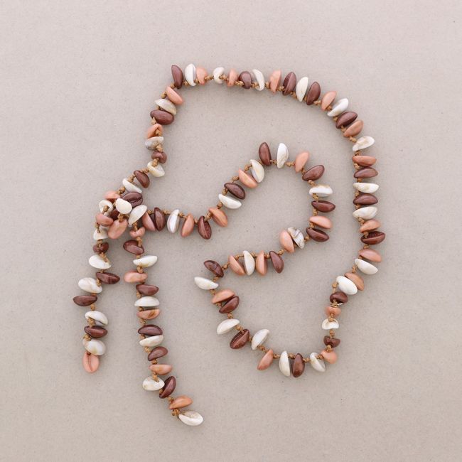 LONG NECKLACE RESIN SHELL PENDANTS